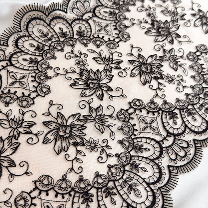 Embroidery lace 22cm, black