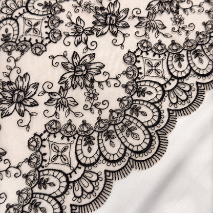 Embroidery lace 22cm, black