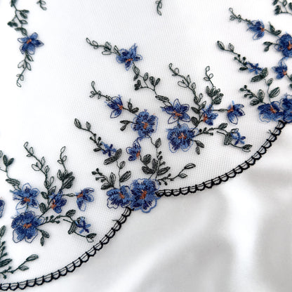 Embroidery lace 25cm, white