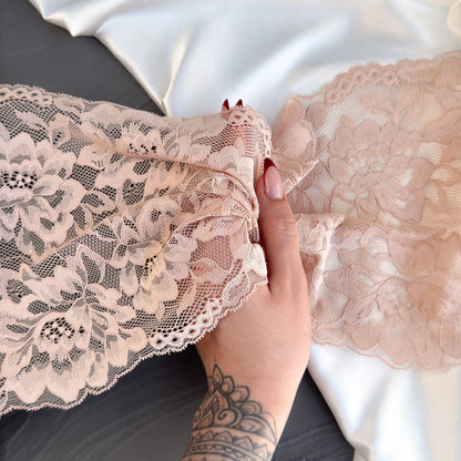 Elastic lace 21cm, silver peony (168)