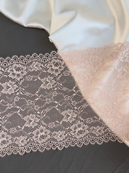 Elastic lace 18cm, silver peony (168)